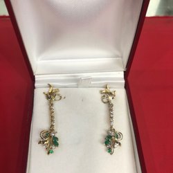 Joyeria Toledo - Emerald, Diamonds and Gold long earrings. ($700).