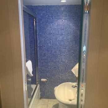 Beacon South Beach - Bathroom - Hotels Near Me - Miami Beach, Florida