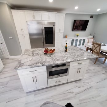 Innovate Stones - ISLAND: Quartzite, CALACATTA SUPERWHITE COUNTERS: MSI Quartz, CALACATTA STATUARY CLASSIQUE - Countertop Installation Near Me - Linden, New Jersey Innovate Stones - ISLAND: Quartzite, CALACATTA SUPERWHITE COUNTERS: MSI Quartz, CALACATTA STATUARY CLASSIQUE - Countertop Installation Near Me - Linden, New Jersey