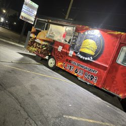 Golden Burgers - Food truck
