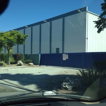 Ice Creamery - This is an industrial manufacturing facility that may be very well the ice cream factory but creamery but it's not a restaurant - Ice Cream & Frozen Yogurt Near Me - Buena Park, California Ice Creamery - This is an industrial manufacturing facility that may be very well the ice cream factory but creamery but it's not a restaurant - Ice Cream & Frozen Yogurt Near Me - Buena Park, California