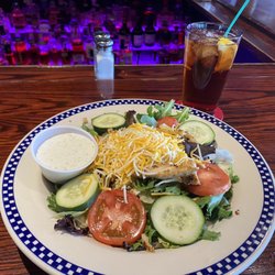 Oscar's Pub & Grill - Bye bye birdie salad