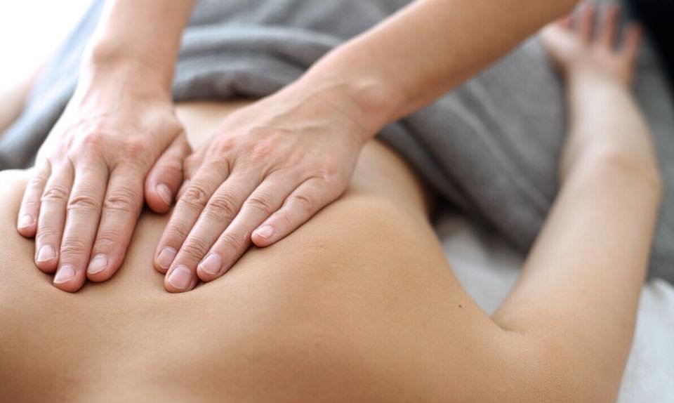 EarthTouch Therapeutic Massage - Sunriver Logo
