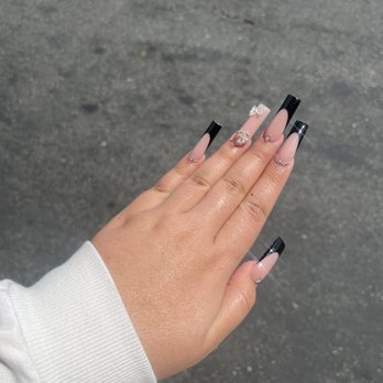 Happiness Nails & Spa - Nail Salons Near Me - Huntington Beach, California