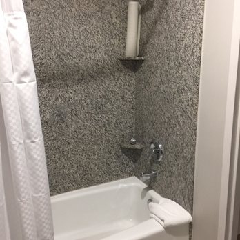 Hotel Aura - Clean bathroom. - Hotels Near Me - San Bruno, California Hotel Aura - Clean bathroom. - Hotels Near Me - San Bruno, California