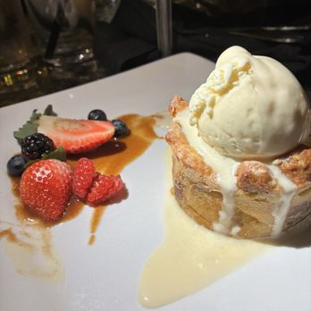 Perch - White Chocolate Bread Pudding 9/10 - Lounges Near Me - Los Angeles, California
