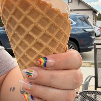 Mizz Nailz - Rainbows! - Nail Salons Near Me - Reno, Nevada
