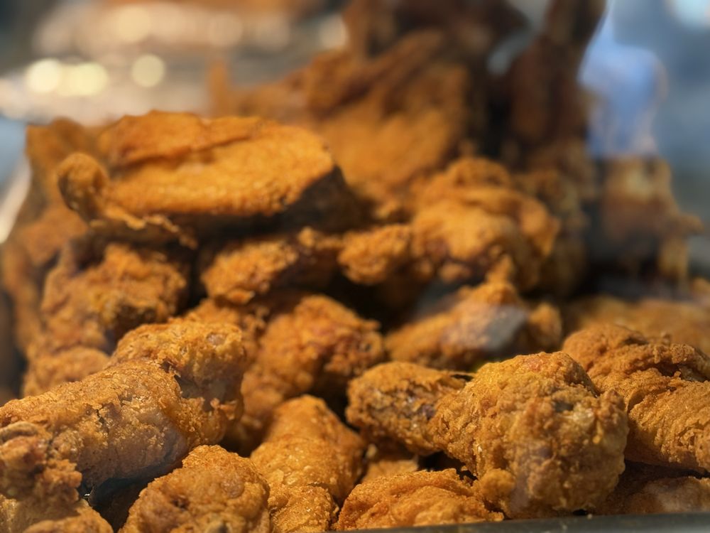 Granny B's Market Logo