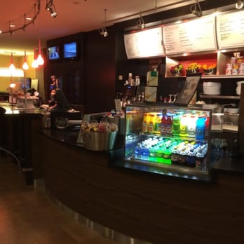 Courtyard by Marriott Tysons McLean - Second-floor bistro will sell you a beer, a cup of coffee or something small - Hotels Near Me - McLean, Virginia