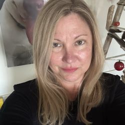 The Parlour Salon - Love my hair color and cut