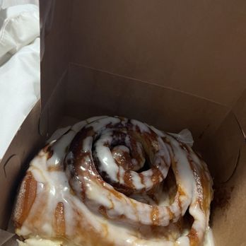 The Gem Eatery - Cinnamon Roll - Breakfast & Brunch Near Me - Margate, Florida