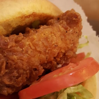 Shake Shack Downtown Brooklyn - Chicken shack close up with tomatoes no pickles - Burgers Near Me - Brooklyn, New York Shake Shack Downtown Brooklyn - Chicken shack close up with tomatoes no pickles - Burgers Near Me - Brooklyn, New York