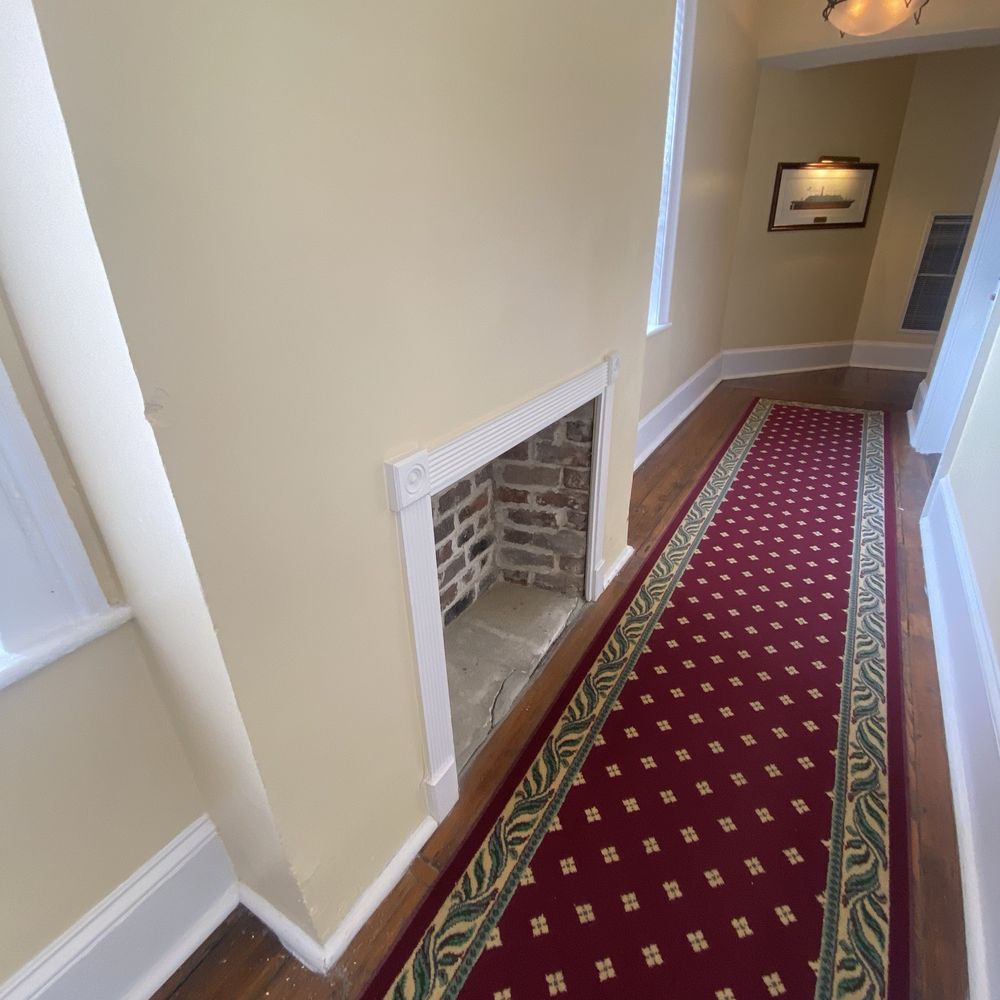 The Marshall House - Cute old wall fireplace - Hotels Near Me - Savannah, Georgia