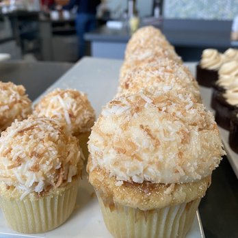 Saint Cupcake - Bakeries Near Me - Portland, Oregon