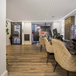 Lords Associates - Customer space