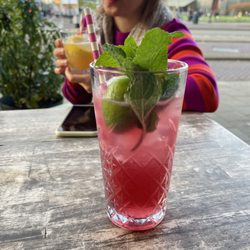 Barpiazza - Pomegranate Mojito #BryantAndEmin eat at #Barpiazza in #Amsterdam #Netherlands! #BryantCabrera @BryantCabrera