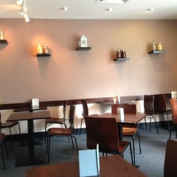 Street Bar - Modern relaxed atmosphere.
