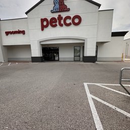 Exterior photo of Petco - Houston, Texas Exterior photo of Petco - Houston, Texas