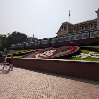 香港迪士尼樂園 - @endoedibles on Instagram 12/29/24 - Amusement Parks Near Me - Hong Kong, HK 香港迪士尼樂園 - @endoedibles on Instagram 12/29/24 - Amusement Parks Near Me - Hong Kong, HK