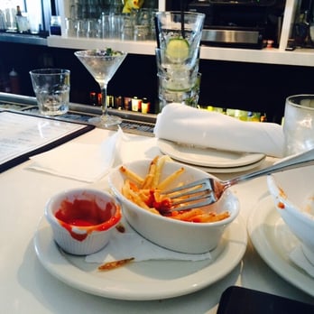 The Sunset Restaurant - Dirty glasses stacked in front of you while you eat. - New American Near Me - Malibu, California The Sunset Restaurant - Dirty glasses stacked in front of you while you eat. - New American Near Me - Malibu, California