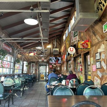 Chester's Hamburgers - Front patio of Chester's Burgers - Burgers Near Me - San Antonio, Texas Chester's Hamburgers - Front patio of Chester's Burgers - Burgers Near Me - San Antonio, Texas