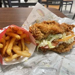 Meat-Lover Crispy Chicken Sandwich (Halal) Meat-Lover Crispy Chicken Sandwich (Halal)