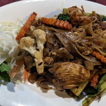 Amazing Thai Restaurant - Spicy Noodles with chicken - Thai Near Me - Rotorua, AUK Amazing Thai Restaurant - Spicy Noodles with chicken - Thai Near Me - Rotorua, AUK