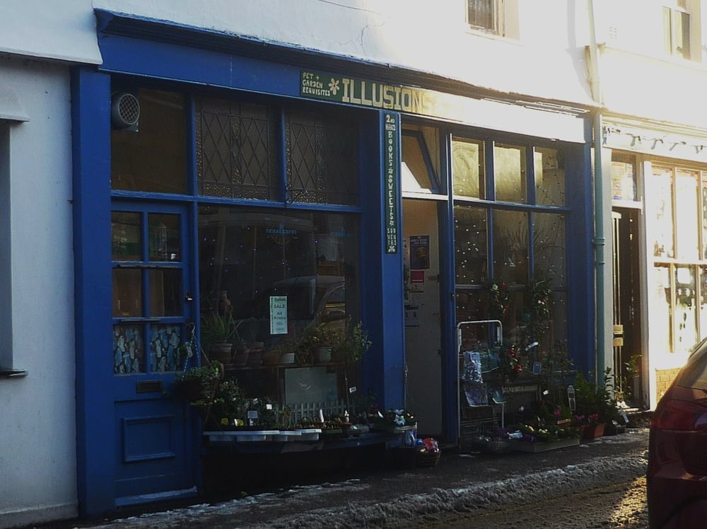 ILLUSIONS Station Road, Llanfairfechan, Conwy, United Kingdom Pet