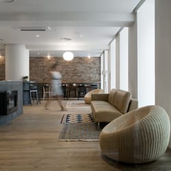 Townhouse Hotel - Cool living room style lounge... makes you feel right at home :)