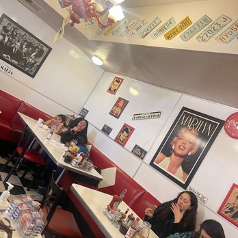 Jenny's Diner - Side view - Diners Near Me - Highland, California Jenny's Diner - Side view - Diners Near Me - Highland, California