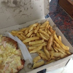 Tento Resto Bar - Pizzanesa de ananá para tres personas, 140 pesos en febrero de 2015