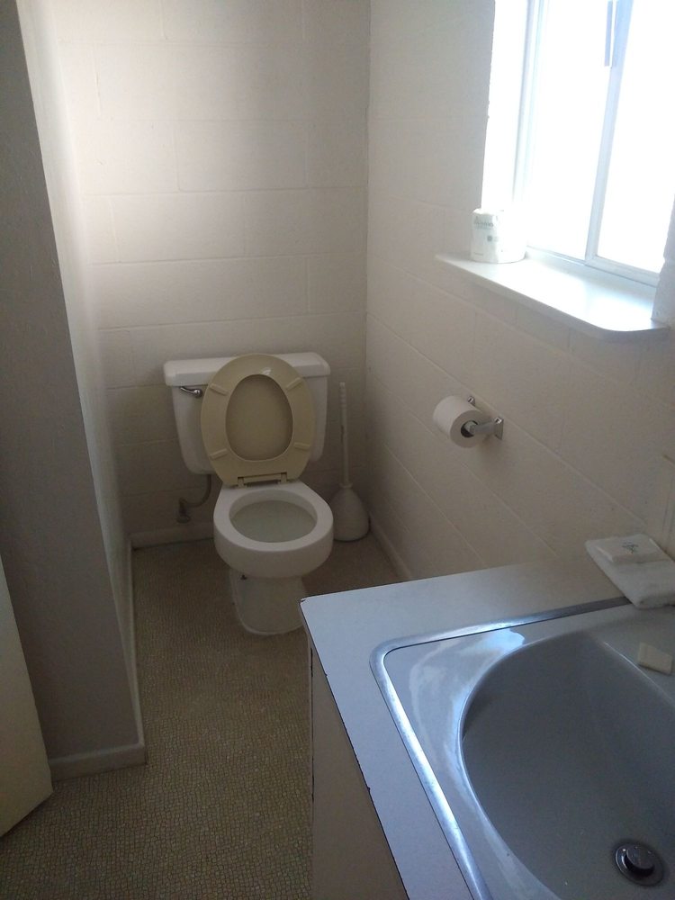 FOREST LODGE MOTEL Updated May 2024 10 Photos 63712 State Hwy 96