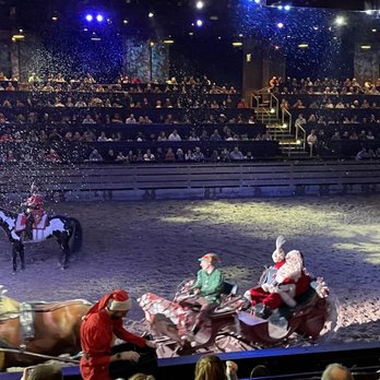 Dolly Parton's Stampede - Santa! - Performing Arts Near Me - Branson, Missouri Dolly Parton's Stampede - Santa! - Performing Arts Near Me - Branson, Missouri