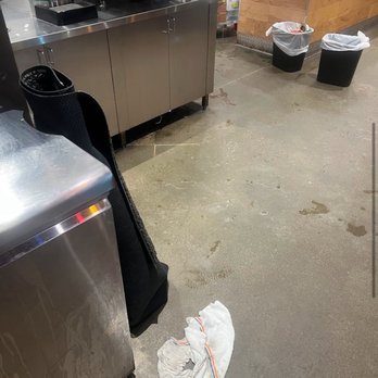 Dave's Hot Chicken - dirty trash and towels - Sandwiches Near Me - Warrensville Heights, Ohio Dave's Hot Chicken - dirty trash and towels - Sandwiches Near Me - Warrensville Heights, Ohio