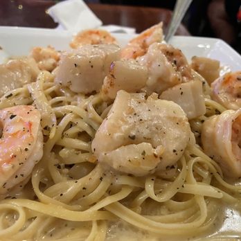 The Fish House - Shrimp & Scallops Scampi w/ linguine pasta - Seafood Near Me - Key Largo, Florida The Fish House - Shrimp & Scallops Scampi w/ linguine pasta - Seafood Near Me - Key Largo, Florida