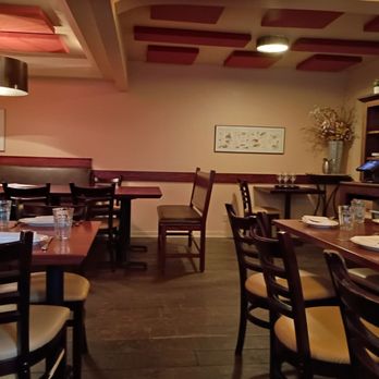 Trattoria Stefano - More empty tables. - Italian Near Me - Sheboygan, Wisconsin