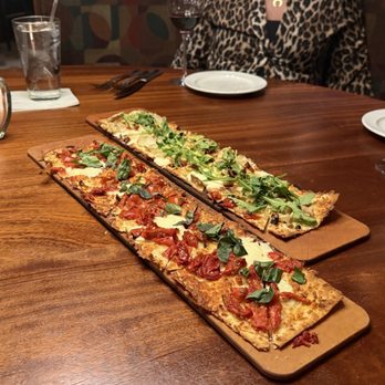 Seasons 52 - Flatbreads - New American Near Me - Phoenix, Arizona