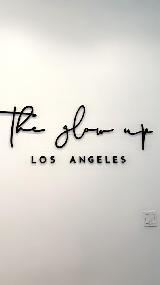 The Glow Up LA Logo