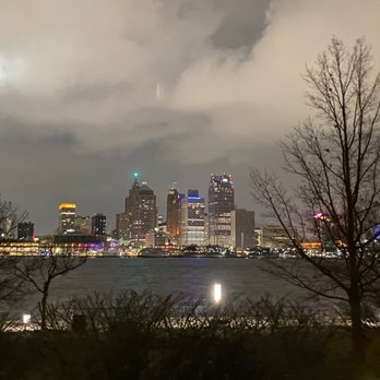 Best Western Plus Waterfront Hotel - Views - Hotels Near Me - Windsor, Ontario Best Western Plus Waterfront Hotel - Views - Hotels Near Me - Windsor, Ontario