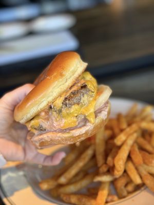 Little West Tavern by null