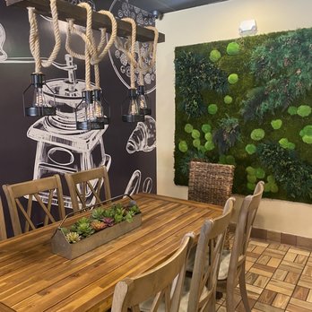 Vanilla Espresso French Café - Seating Area - Breakfast & Brunch Near Me - Miami Lakes, Florida