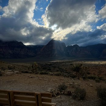 Red Rock Canyon Overlook - The perfect sunset bench. - Climbing Near Me - Las Vegas, Nevada Red Rock Canyon Overlook - The perfect sunset bench. - Climbing Near Me - Las Vegas, Nevada