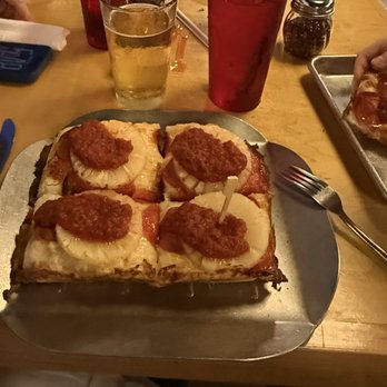 Woodward Pizza - Gluten free/dairy free Detroit-style pizza. This was make-your-own with pepperoni and pineapple. - Pizza Near Me - Edmond, Oklahoma Woodward Pizza - Gluten free/dairy free Detroit-style pizza. This was make-your-own with pepperoni and pineapple. - Pizza Near Me - Edmond, Oklahoma