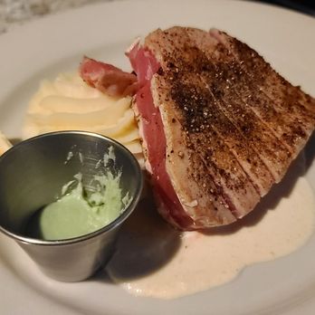 Catch 22 - Cracked Pepper Tuna.  Just get it. - Seafood Near Me - Hilton Head Island, South Carolina