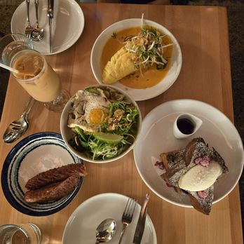 Diane’s Place - Hmong sausage, red duck curry stew, thai tea French toast, crab omelette - Cafes Near Me - Minneapolis, Minnesota