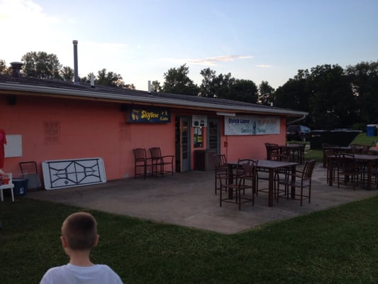 The Skyline Drive-In by null