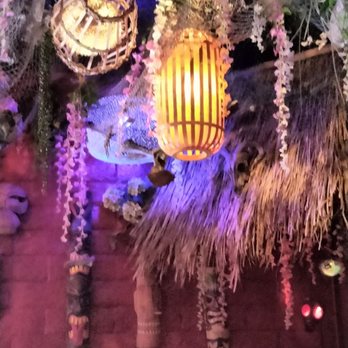 Red Dwarf - Tiki deco! - Beer Bar Near Me - Las Vegas, Nevada