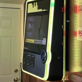 POURter's Pub & Kitchen - TouchTunes Jukebox.  Don't play something the bartender doesn't expect or it will get reset with no refund. - American Near Me - Cave City, Kentucky