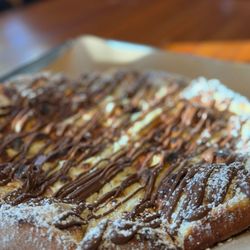 The Gypsy Poet - Pizza de nutella