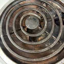 Odd Duck Inn - I tried to cook something and smelled an alarming burn smell and noticed this!
